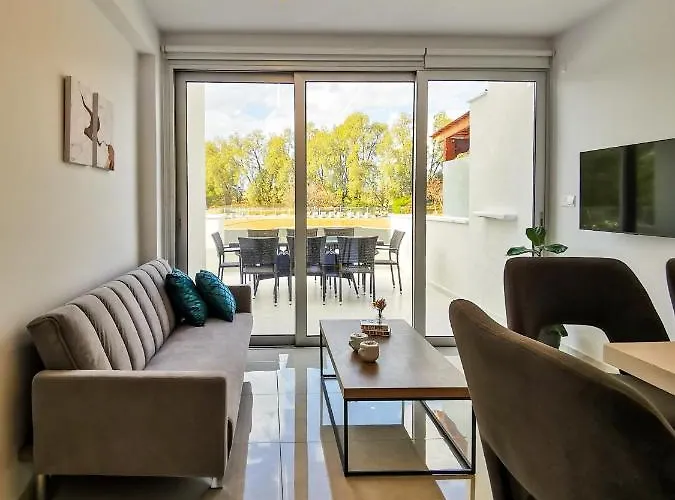 Phaedrus Living * Пафос