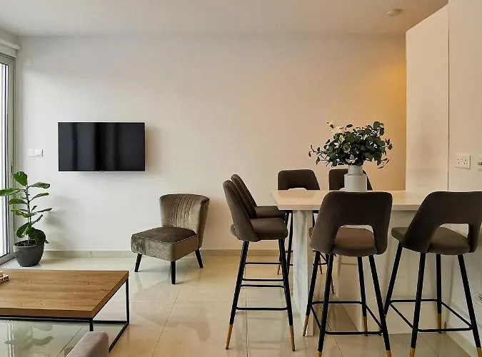 Phaedrus Living דירה